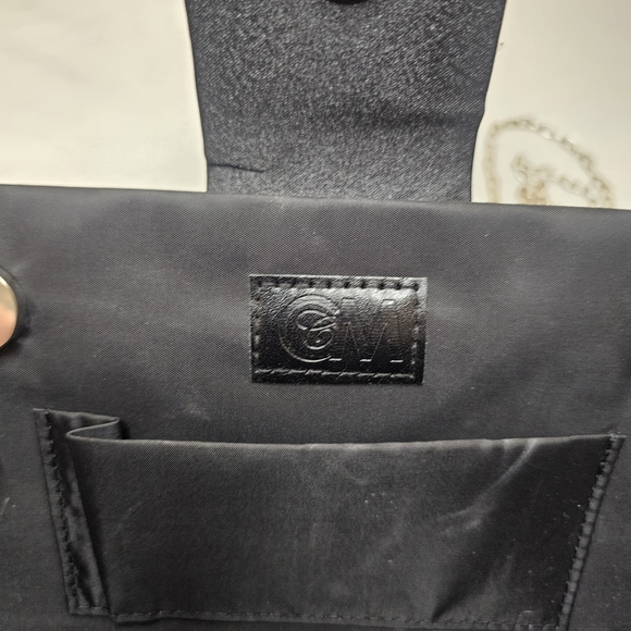 Elegant Black Evening Clutch with Silver Chain - Picture 4 of 9